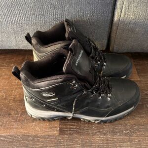 Skechers Men's Black waterproof boots - Size 11